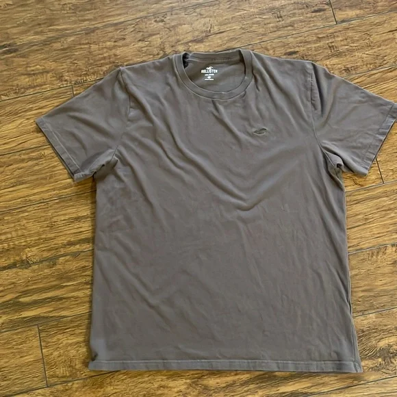 Men’s Hollister Tee shirt size Large 100% cotton in excellent condition - Picture 1 of 10